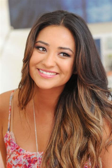 Long Ombre Hair Style Without Bangs Shay Mitchell Hairstyles