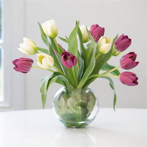 Online Beautiful Mixed Tulips Glass Vase T Delivery In Singapore Fnp
