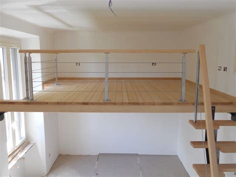 Quando lo spazio non basta si può studiare geniali soluzioni salvaspazio, dalle più classiche idee come la cameretta a ponte o il letto a castello, fino a elaborate composizioni a soppalco o mobili trasformabili. Soppalco in massello di faggio!! | Idee letto a soppalco ...