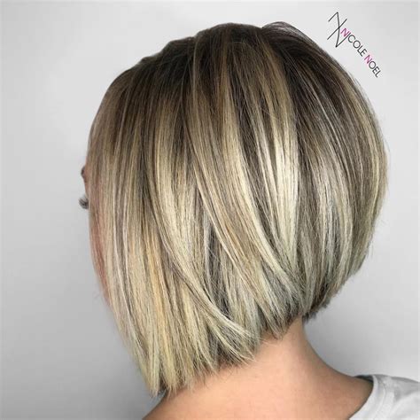 Unlike regular bobs, inverted bobs (also know as graduated bobs) are short at the back and long in this inverted bob is truly flawless. 28 Most Flattering Bob Haircuts for Round Faces in 2019