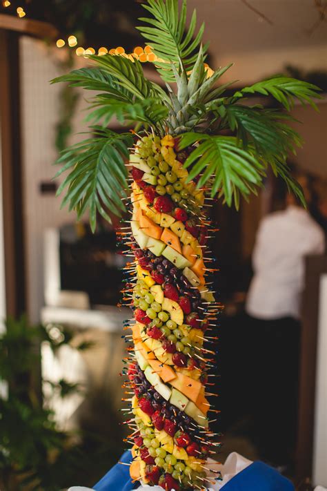 Pineapple christmas trees are the latest holiday decoration trend you need to try this year. Pineapple Fruit Tree 10