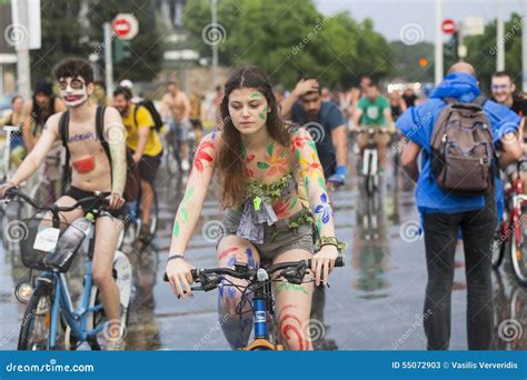 Weltnackte Fahrrad Fahrt Redaktionelles Stockfoto Bild Von Halb Gruppe