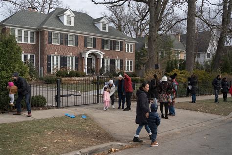 The ‘home Alone House Still Draws Tourists To Winnetka Illinois The