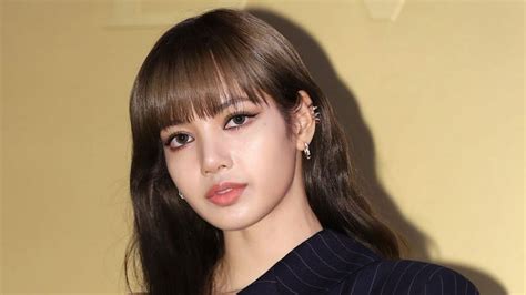 Blackpinks Lisa Discards Bangs For A Brand New Look