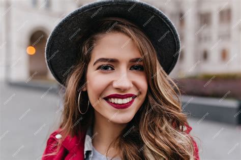 Free Photo Close Up Portrait Of Laughing Blonde Woman With Red Lips