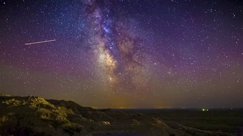 Airglow And Milky Way Over Badlands National Park Time Lapse 4k Youtube