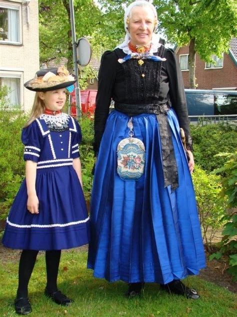 Pin Van Gees Op Hollandse Klederdrachten Historische Jurk Traditionele Jurken