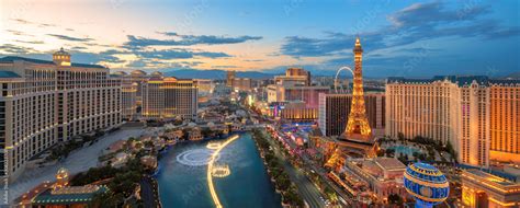 Fototapeta Panoramic View Of Las Vegas Strip At Sunset 308223708