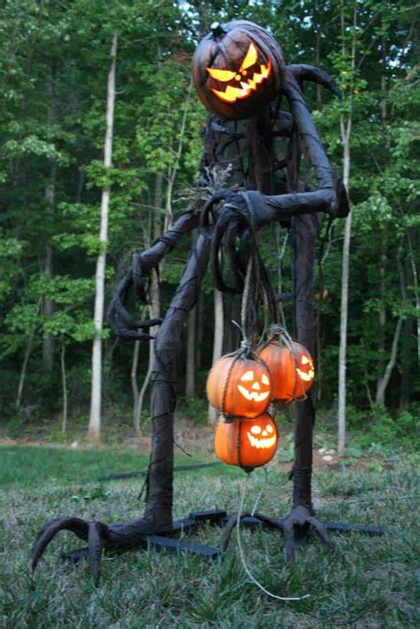 All i know is that dave must have one creepy imagination. 21 Incredibly creepy outdoor decorating ideas for Halloween