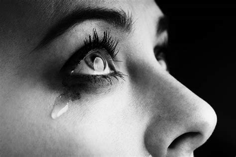 How Do You Make Yourself Cry On The Spot 11 Tips To Burst Into Tears
