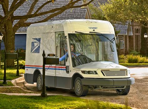 Oshkosh Defense Wins Usps Contract For Next Generation Mail Delivery