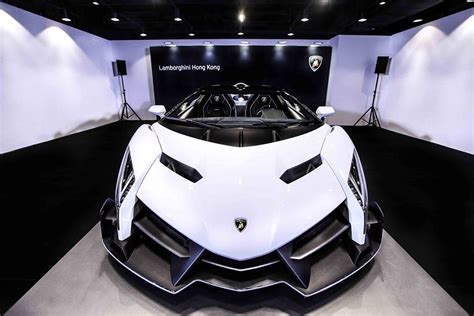 White Veneno Roadster Delivered To Lamborghini Hong Kong Autoevolution
