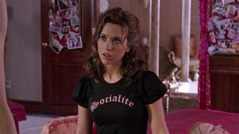 Le T Shirt Socialite De Gretchen Wieners Dans Mean Girls Spotern