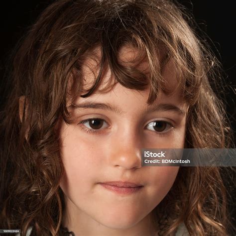 6 歳の少女の肖像画 1人のストックフォトや画像を多数ご用意 1人 6歳から7歳 アメリカ合衆国 Istock