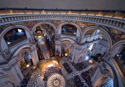 Users can arrange the order of gallery items. The Whispering Gallery in St Paul's Cathedral in London ...