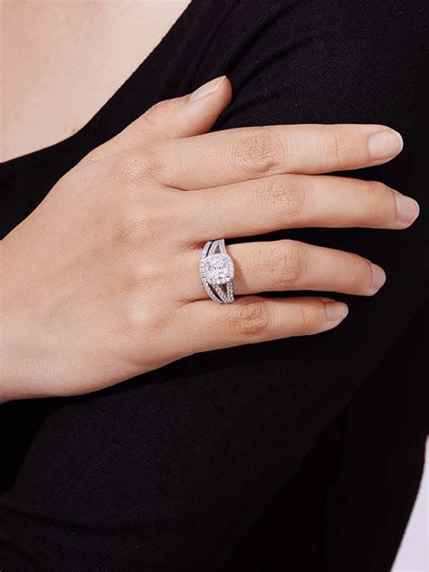 Best Fake Engagement Rings To Wear When You Travel
