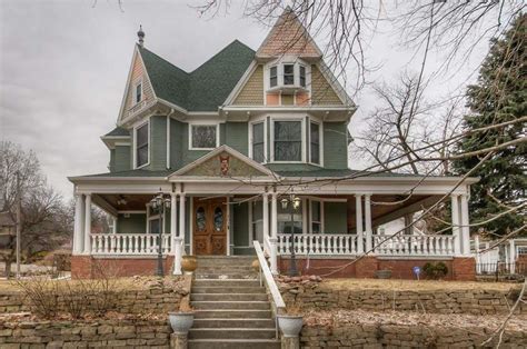 1890 Victorian For Sale In Council Bluffs Iowa — Captivating Houses