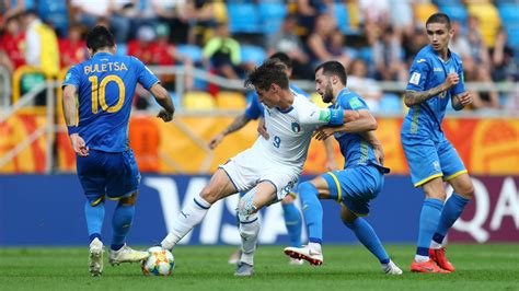 Suecia se quedó con un jugador menos por la expulsión, a los ocho minutos del tiempo extra, y eso influyó para que la selección ucraniana apretara en el tramo final de la prórroga hasta conseguir el gol decisivo que evitó la tanda de penaltis. Ucrania es el primer finalista del Mundial Sub-20 de la FIFA