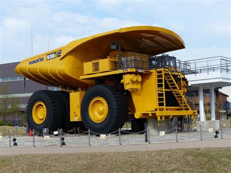 Some Of The Worlds Largest Dump Trucks Truck And Trailer Blog