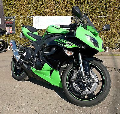 600 cc segment is by far the most flexible market in the world, it gives you a liter class bike feel and is big enough to get your adrenaline rush going. 600cc Kawasaki Ninja Motorcycles for sale