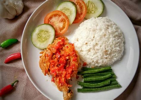The most common meat used in tinorangsak is pork. Resep: Ikan pindang bumbu balado Yang Sedap - Umi Resep