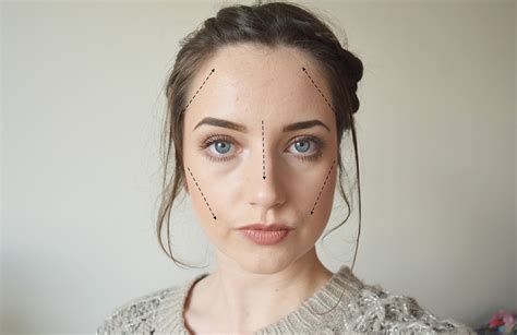 While you can and should still use dark contour on the edges of your face and outside bridge of the nose, make sure to smudge it on light. Simply Sarah: CONTOURING 101 | HOW I CONTOUR MY ROUND FACE