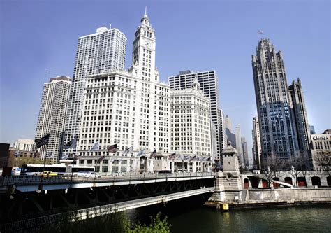 Touring The Architectural Giants Of Downtown Chicago | Here & Now