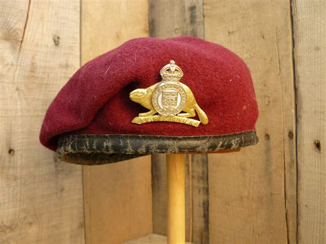 Canadian Airborne Beret Badged To The R22r