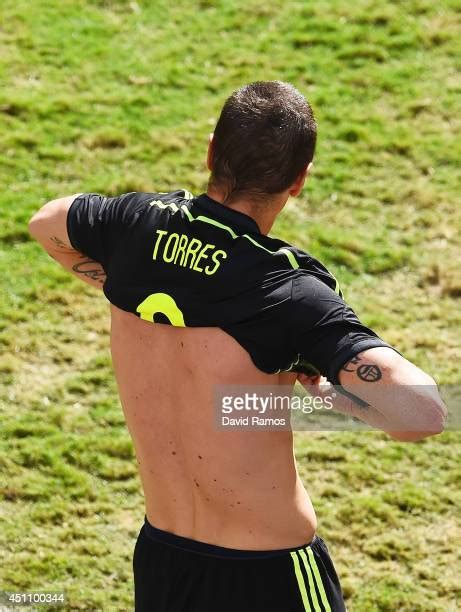 Fernando Torres Jersey Photos And Premium High Res Pictures Getty Images
