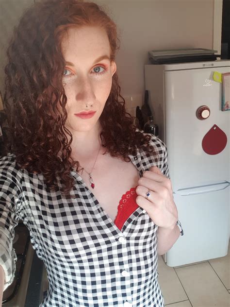 It S Me Your Favourite Sultry Redhead R Traps