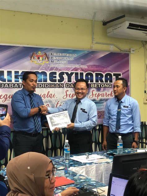 Berisi puisi pendidikan, pendek dan singkat terbaru 2021. BULETIN PPD BETONG: PELANCARAN PELAN STRATEGIK ORGANISASI ...