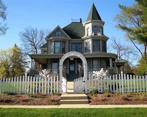 21 Famous Homes From Movies You Can Visit