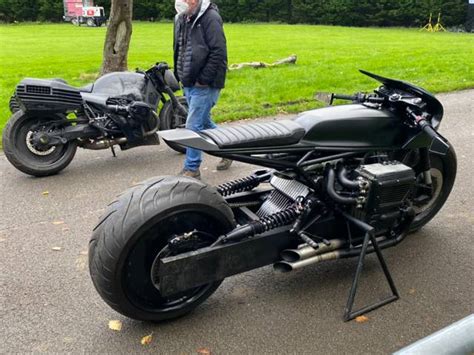 The Batman The Bat Suit And The Bat Motorcycle In Great Detail In New Images From The Shoot