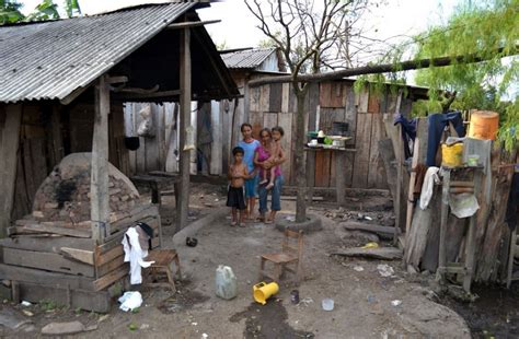 Pobreza extrema se redujo en Paraguay en un 51 La Unión