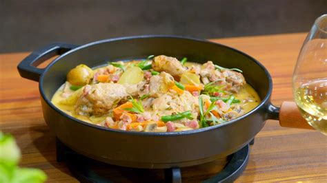 Coq au vin met witte wijn en haricots verts