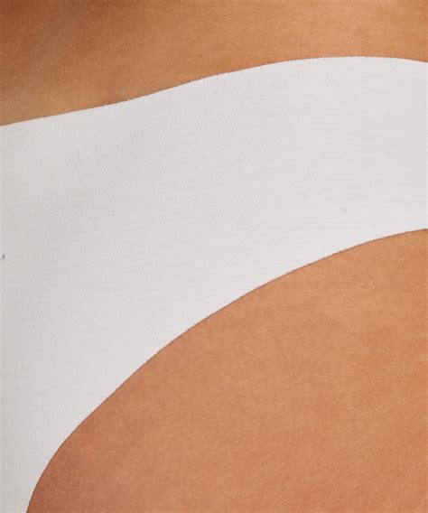 Im gegensatz zu strings oder panties sind slips dreieckig geschnitten und bedecken den po. Invisible Brazilian aus Baumwolle für 7.99€ - Brazilians ...