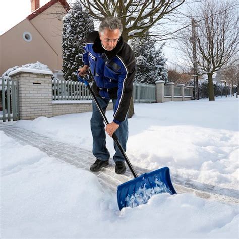 Being Safe When Shoveling Snow Advanced Training And Rehab