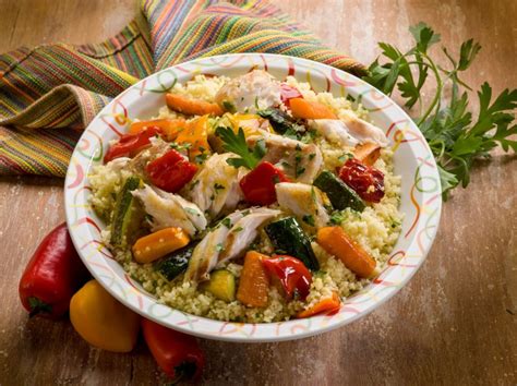 Weitere informationen und kreative rezepte zu verschiedenen diäten. Couscous mit Fisch und Gemüse - Rezept | Kochrezepte.at