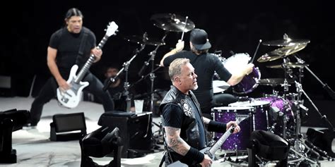 Formed in 1981 by drummer lars ulrich and guitarist and vocalist james hetfield Metallica en concert au Stade de France le 12 mai 2019