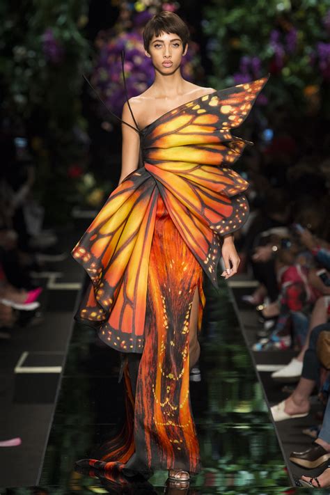 Zendaya Wears Butterfly Dress At Greatest Showman Premiere Daily Mail Online