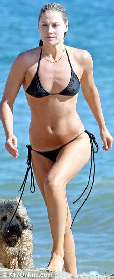 Heroes Star Ali Larter Shows Off Her Super Body In A String Bikini