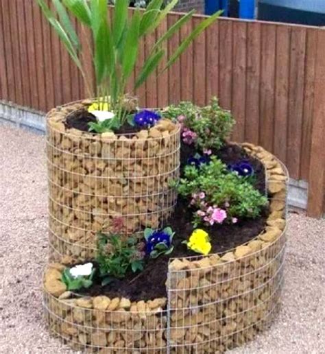 There are many companies who offer rock and stone carvings. 18 Simple Small Rock Garden Designs