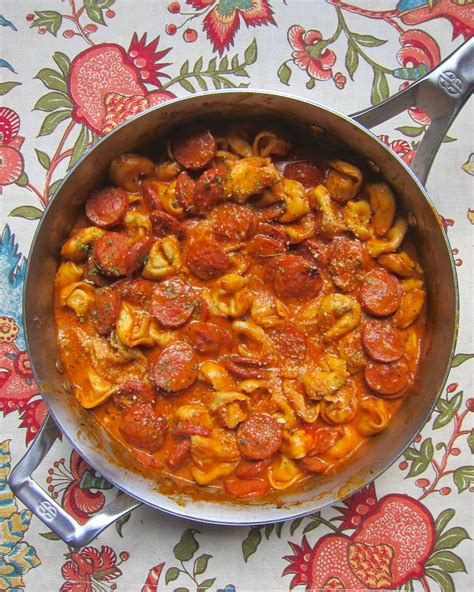 Cheesy smoked sausage casserole preheat oven to 400 degrees f (200 degrees c). Recipes of Garrett Squared: Cheesy Smoked Sausage Skillet