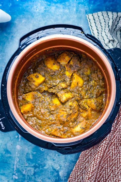 Saag aloo is one of my favourite take away dishes! Now you can make