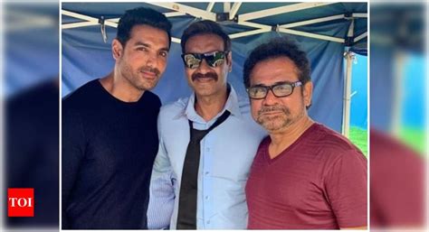 Anees Bazmee Shares A Picture With His “first Hero” Ajay Devgn And His Current Hero John