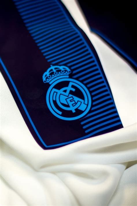 Real madrid hand forged wall decoration real madrid logo. 48+ Real Madrid iPhone Wallpaper on WallpaperSafari