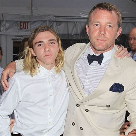 Madonna E Guy Ritchie Entram Em Pé De Guerra Pela Guarda Do Filho Rocco Jovem Pan