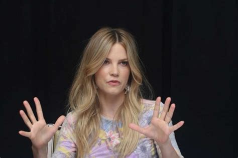 The film also stars jared leto, robin wright, barkhad abdi, dave check out what sylvia hoeks, ana de armas and mackenzie davis had to say in the player above and below is exactly what we talked about. Sylvia Hoeks: Blade Runner 2049 Photocall in Los Angeles ...