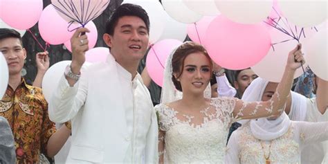 Aku malah yang hapus, maksudku pertama aku rasa tidak adil. Ifan Seventeen Menikah, Ifan Govinda Antar - Jemput ...