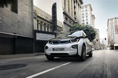 The legendary electric vehicle gets a performance charge. 2018 BMW i3 Electric Lease Special - Carscouts CU
